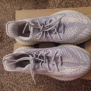 Yeezy Boost 350 V2